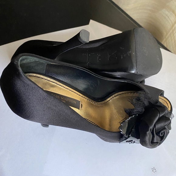 Louis Vuitton black satin open toe heels pumps slip ons 34.5 FLOWER ACCENT LV - Picture 9 of 11